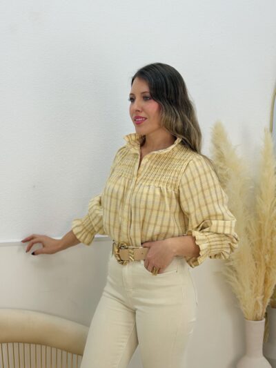 Camisa romance amarilla