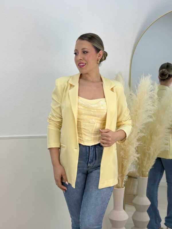 Top encaje romántico amarillo pastel - Imagen 3