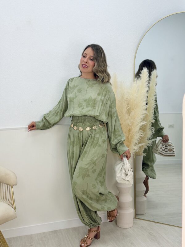 Conjunto chic verde - Imagen 2