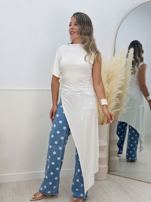 Camiseta asimétrica blanca