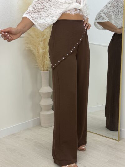 Pantalón stradivari marrón
