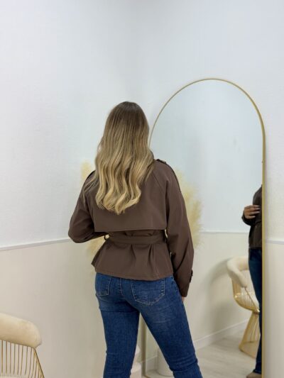 Gabardina marrón