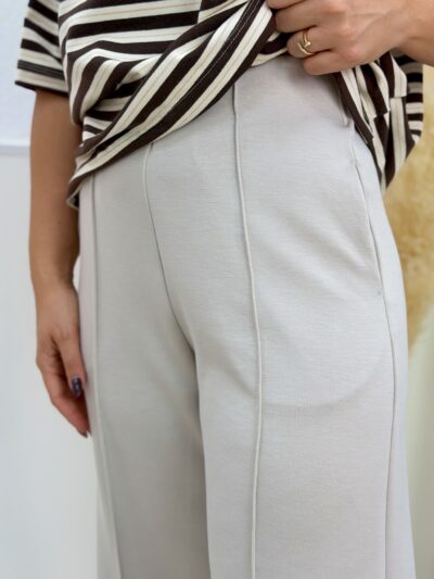 Pantalón confort crudo