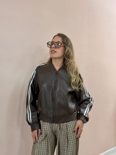 Chaqueta esencial chocolate