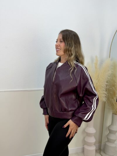 Chaqueta essencial granate